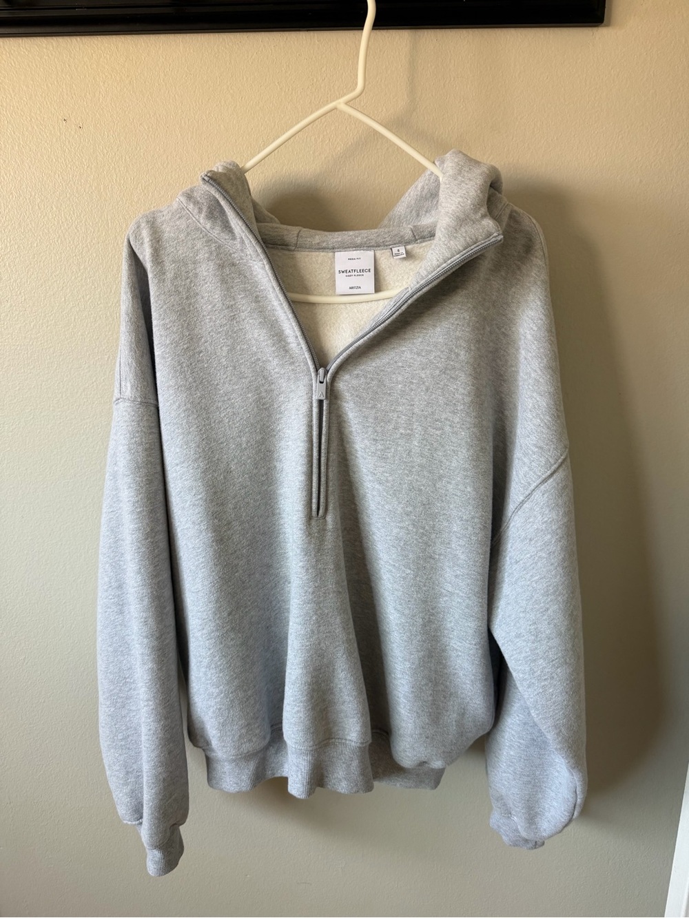 WoMen's Light Gray Quarter-Zip Hoodie Sweater